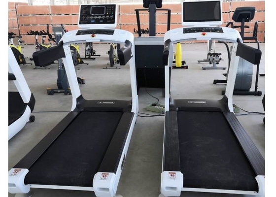 Courroies courantes 2.5mm de tapis roulant de modèle de noir de diamant pour les gymnases commerciaux